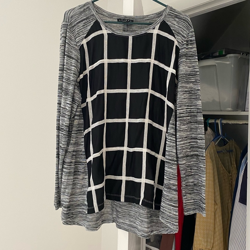 Gray and Black Mixed Top